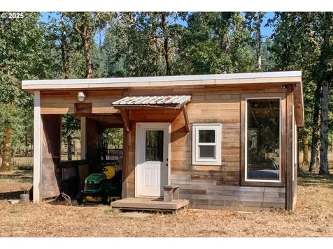 78691 Sears Road Cottage Grove OR 97424