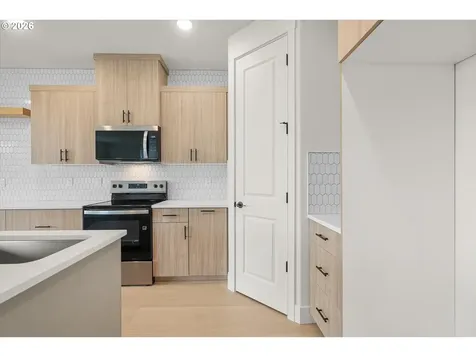 16001 Barlow Trail Lane Oregon City OR 97045