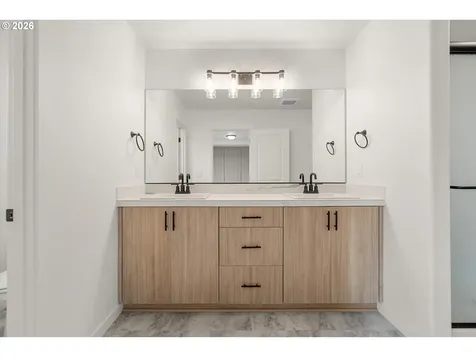 16001 Barlow Trail Lane Oregon City OR 97045