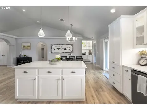 1915 Harpazo Lane Grants Pass OR 97527