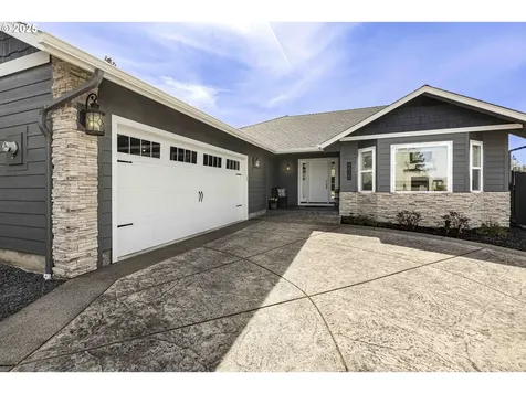 1915 Harpazo Lane Grants Pass OR 97527