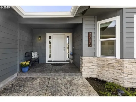 1915 Harpazo Lane Grants Pass OR 97527