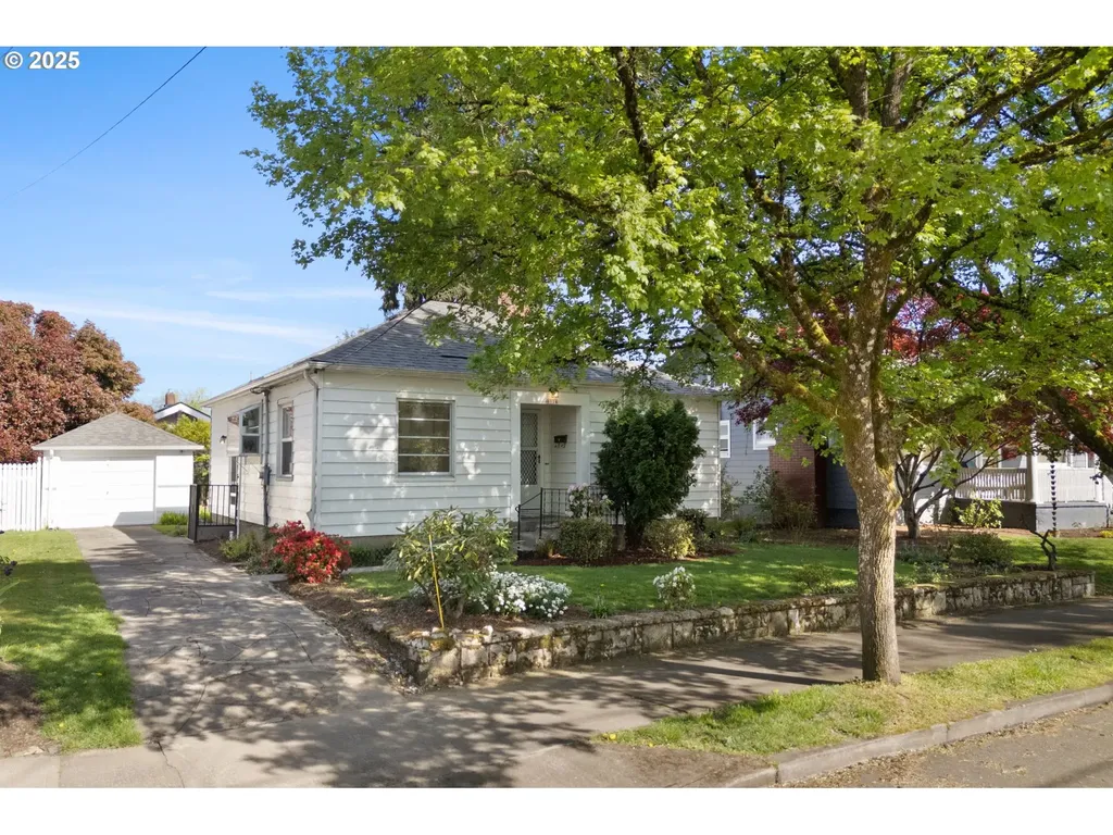 6114 SE 20th Avenue Portland OR 97202