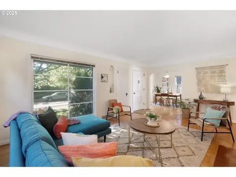 6114 SE 20th Avenue Portland OR 97202