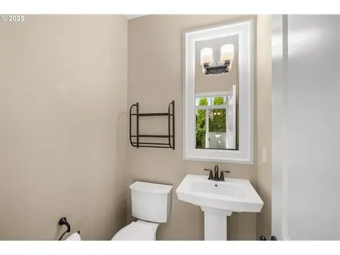 16326 NW Rossetta Street Portland OR 97229