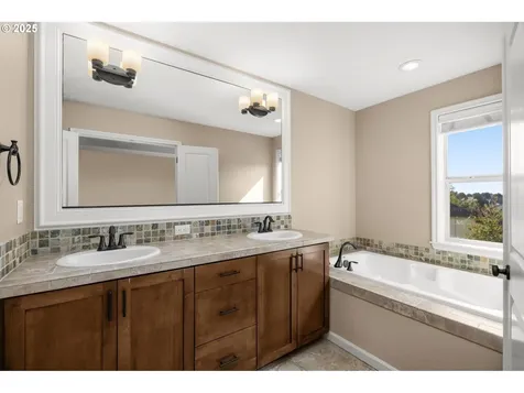 16326 NW Rossetta Street Portland OR 97229