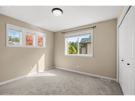 16326 NW Rossetta Street Portland OR 97229