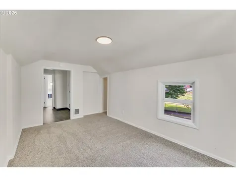 1712 SE Stark Street Portland OR 97214