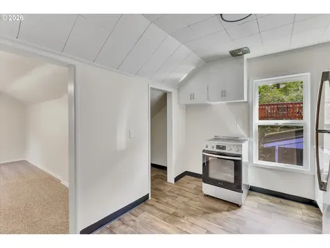 1712 SE Stark Street Portland OR 97214
