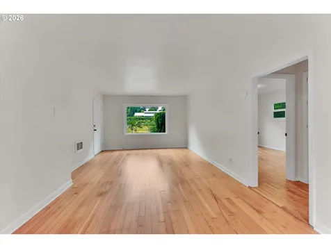 1712 SE Stark Street Portland OR 97214