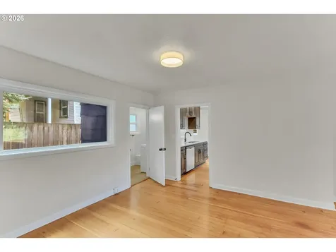 1712 SE Stark Street Portland OR 97214