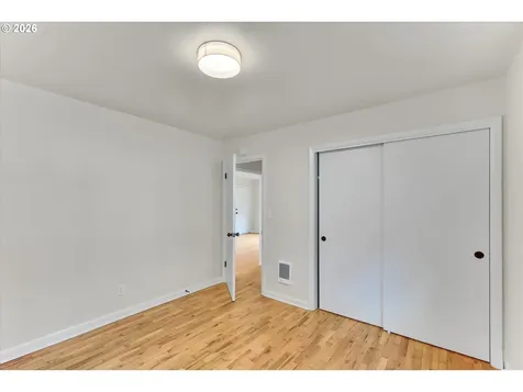 1712 SE Stark Street Portland OR 97214