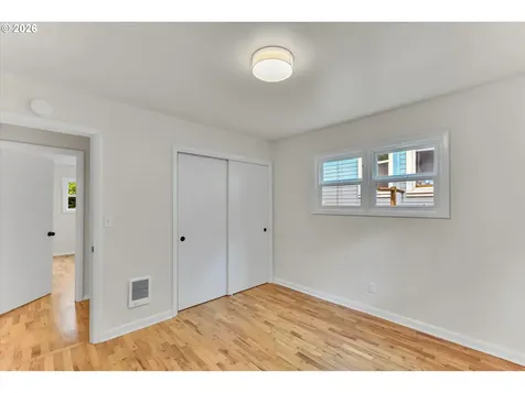 1712 SE Stark Street Portland OR 97214