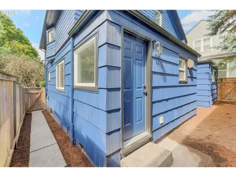 1712 SE Stark Street Portland OR 97214