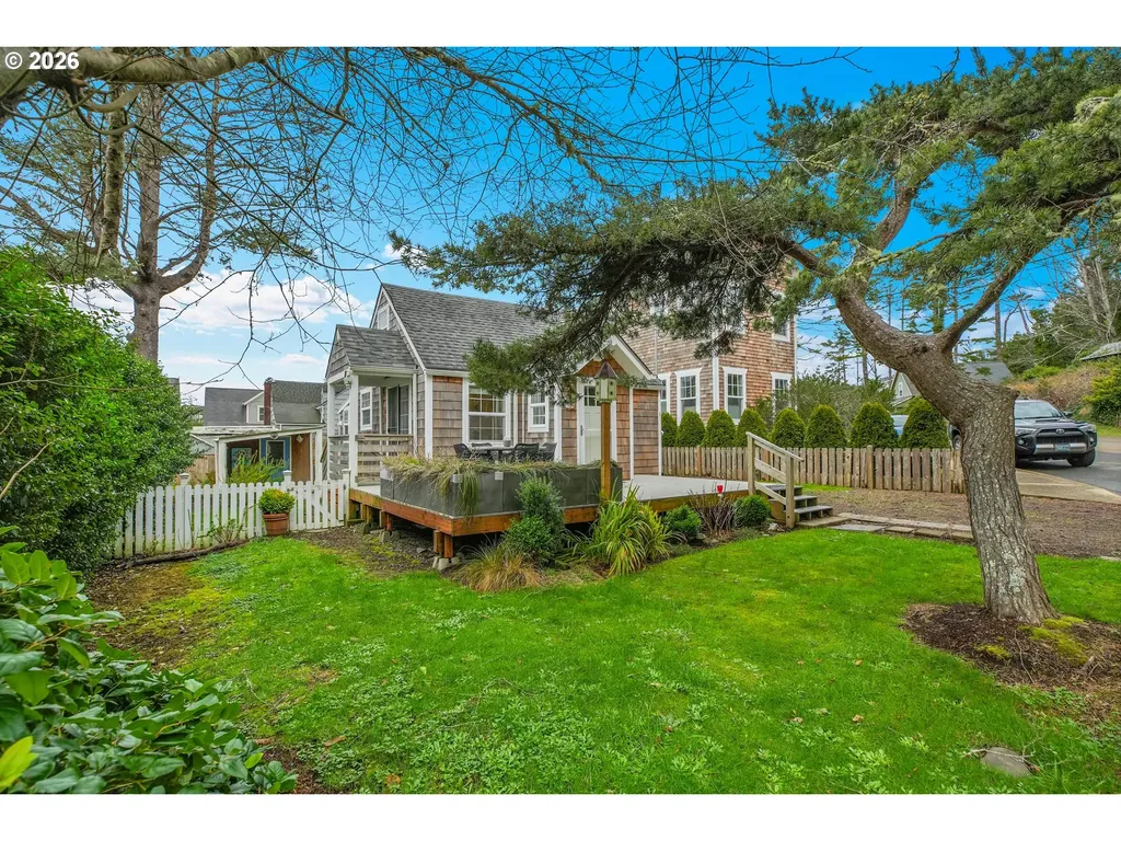 2729 SW Coast Avenue Lincoln City OR 97367