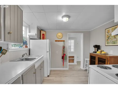 2729 SW Coast Avenue Lincoln City OR 97367