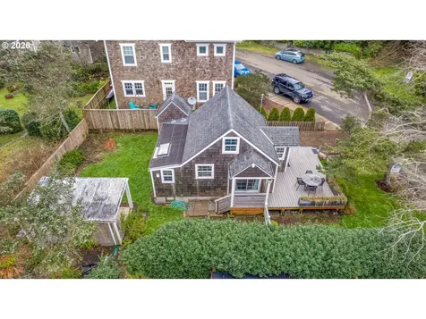 2729 SW Coast Avenue Lincoln City OR 97367