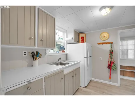 2729 SW Coast Avenue Lincoln City OR 97367