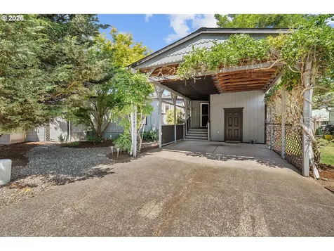 13249 SE Schiller Street Portland OR 97236