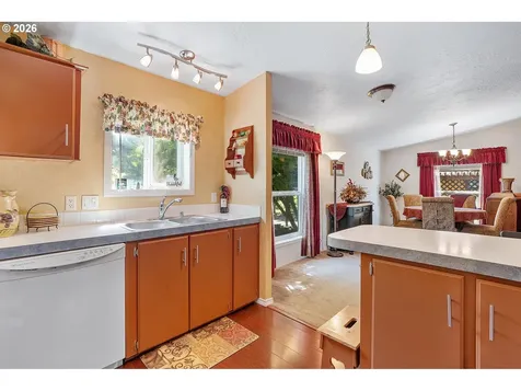 13249 SE Schiller Street Portland OR 97236