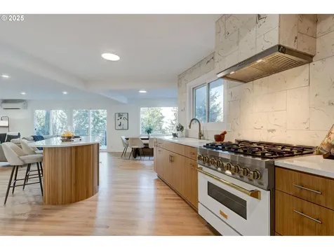 2041 Marylhurst Drive West Linn OR 97068