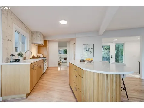 2041 Marylhurst Drive West Linn OR 97068