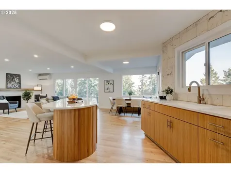 2041 Marylhurst Drive West Linn OR 97068