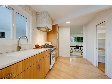 2041 Marylhurst Drive West Linn OR 97068