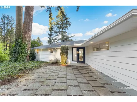 2041 Marylhurst Drive West Linn OR 97068