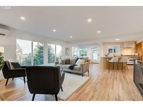 2041 Marylhurst Drive West Linn OR 97068