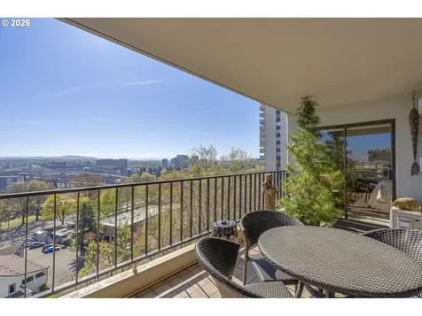 2211 SW 1st Avenue Portland OR 97201