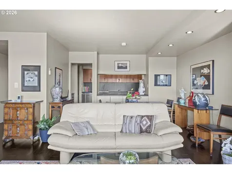 2211 SW 1st Avenue Portland OR 97201