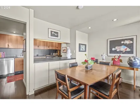 2211 SW 1st Avenue Portland OR 97201
