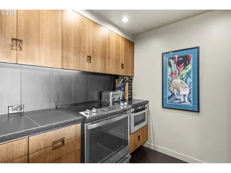 2211 SW 1st Avenue Portland OR 97201