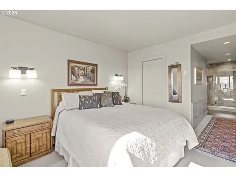 2211 SW 1st Avenue Portland OR 97201