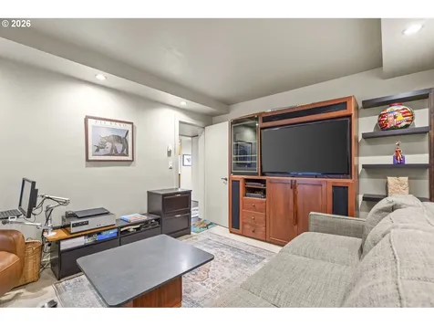 2211 SW 1st Avenue Portland OR 97201