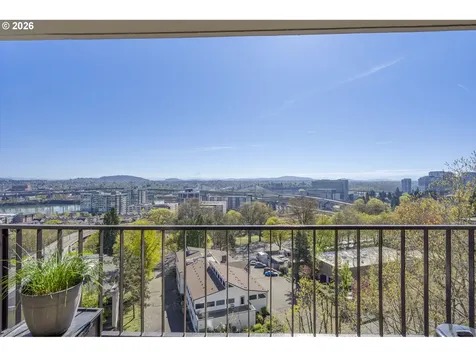 2211 SW 1st Avenue Portland OR 97201