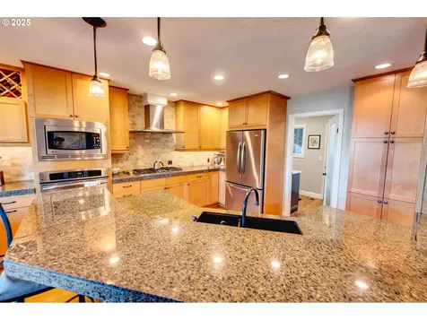 1388 NE Snell Court Hillsboro OR 97124