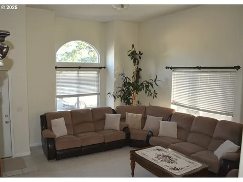 707 SE 160th Avenue Portland OR 97233