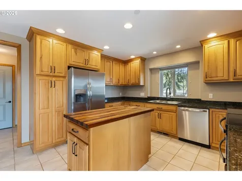 660 18th Avenue Coos Bay OR 97420
