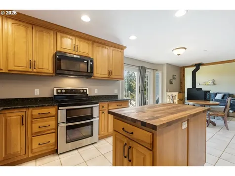 660 18th Avenue Coos Bay OR 97420