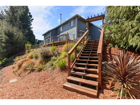 660 18th Avenue Coos Bay OR 97420