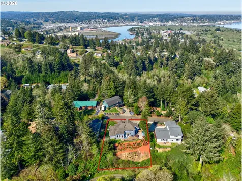 660 18th Avenue Coos Bay OR 97420