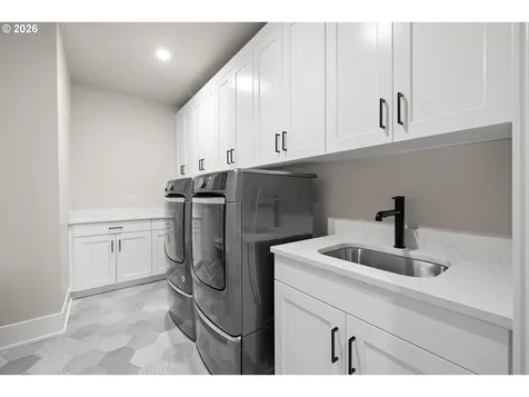 6043 SE Jura Street Hillsboro OR 97123