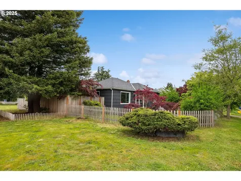4932 NE 78th Place Portland OR 97218