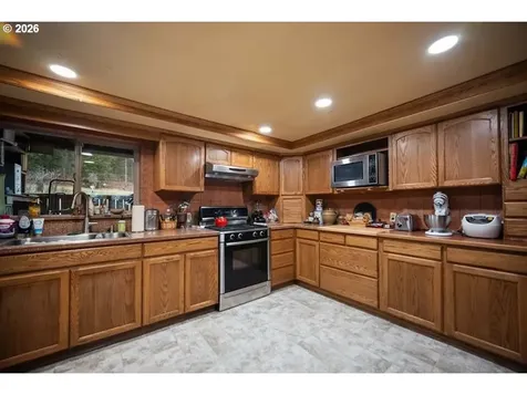 67086 Happy Walrus Road Summerville OR 97876