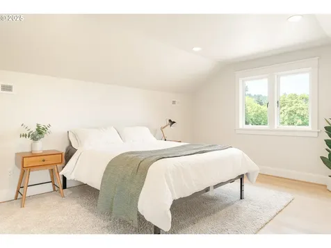 2862 NW Westover Road Portland OR 97210