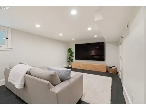 2862 NW Westover Road Portland OR 97210