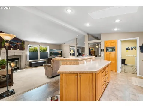 17747 S Greenfield Drive Oregon City OR 97045