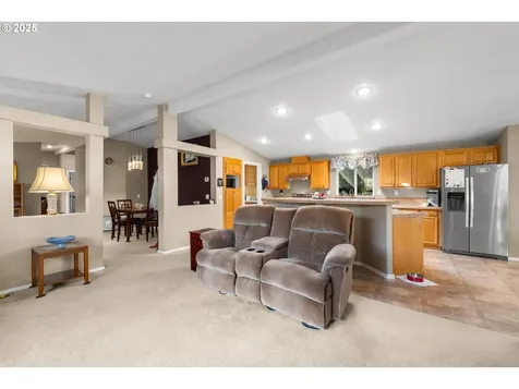 17747 S Greenfield Drive Oregon City OR 97045
